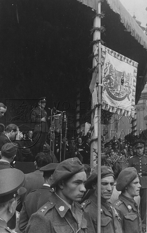 Malá prezidentská standarta (dobová fotografie)