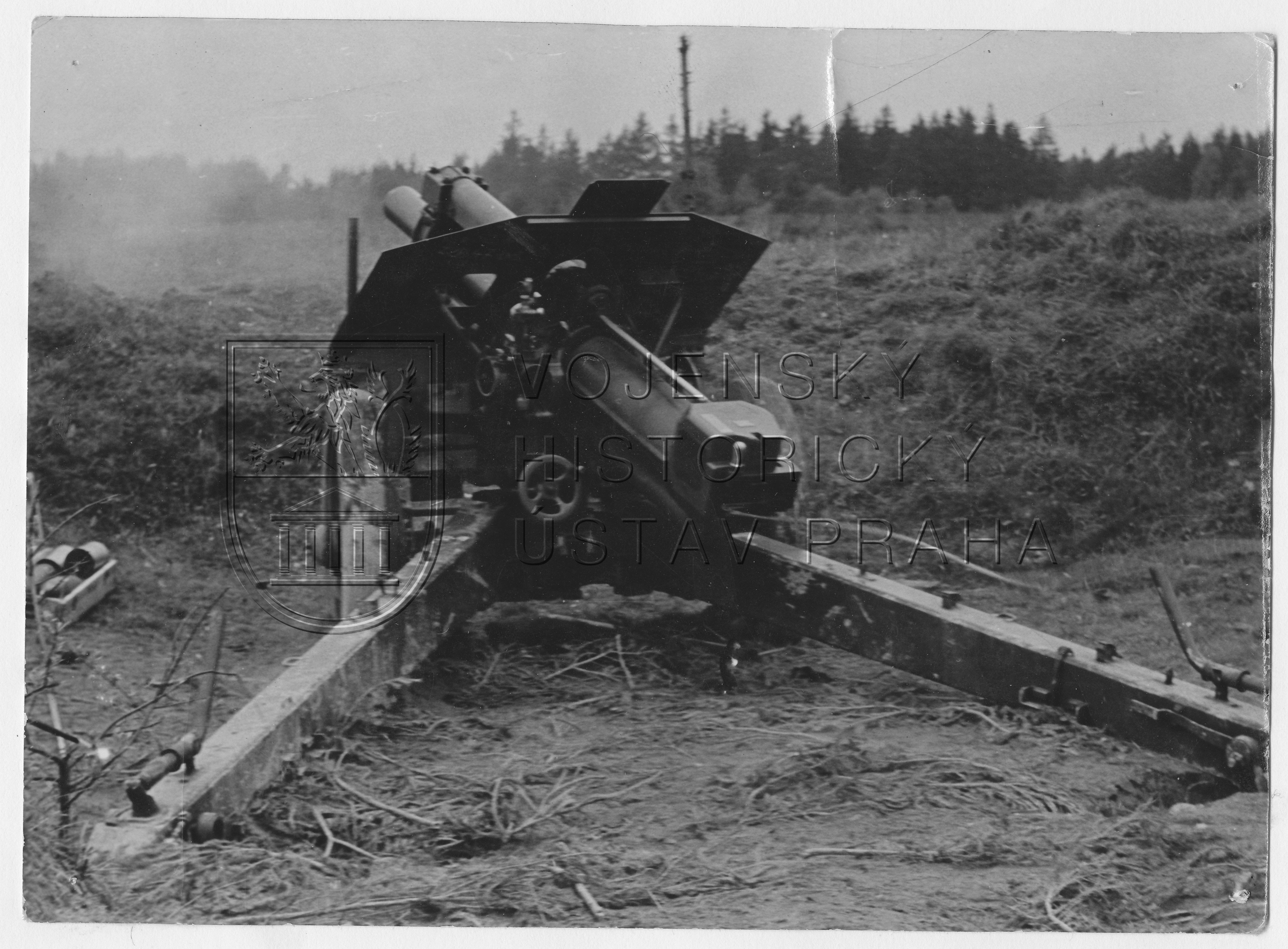 122mm houfnice vz. 38 (dobová fotografie)