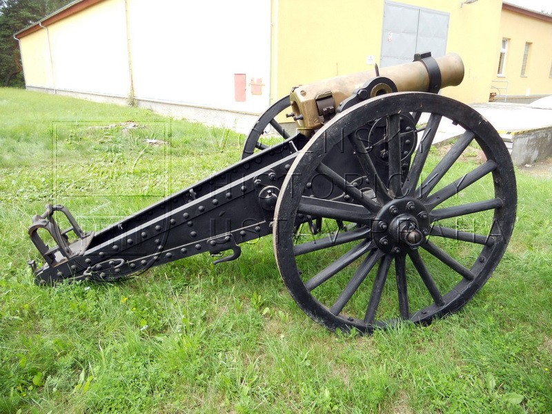 15cm obléhací moždíř vzor 1880