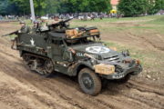 Americký polopásový obrněný transportér M3 Half-track 