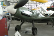 Poválečný letoun Avia S-199, jenž vycházel z nejznámějšího německého stíhacího letounu 2. světové války,  Messerschmitt Bf 109K