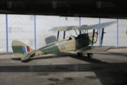 Na letounu De Havilland DH-82 A Tiger Moth absolvoval své první lety mnohý pilot britské RAF