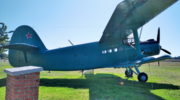 An-2 na letišti Točná. Foto Andrej Halada.