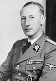 SS-Obergruppenführer a generál policie Reinhard Heydrich, šéf Hlavního úřadu pro bezpečnost říše (RSHA) a Bezpečnostní služby (SD), zastupující říšský protektor v Čechách a na Moravě, hlavní referent konference ve Wannsee 20. ledna 1942.
(FOTO: Bundesarchiv)
