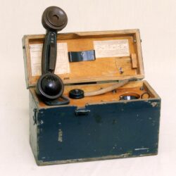 09 Soviet Field Telephone UNA-I-42, 1942