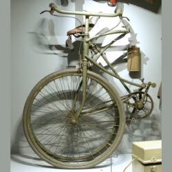 03 British BSA Airborne Folding Paratroopers Bicycle, 1942