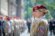 Momentka z pietní ceremonie. Resslova ulice. 18. 6. 2023. Foto: Hana Krejbichová, VHÚ