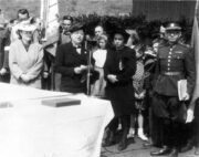 Tryzna za padlé obránce Trojského mostu 15. července 1945
Foto: Sbírka VHÚ
