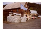 Charakteristickým rysem mírové operace UNPROFOR byla výstavba tzv. checkpointů. Foto z knihy "Zahraniční operace Armády České republiky v obrazech" (nprap. Leoš Krejča - VHÚ, 2023)