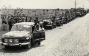 Automobily GAZ 69 štábu 20. motostřelecké divize při cvičení na Zakarpatské Ukrajině. Foto: Sbírka VHÚ 