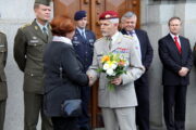 Rok 2014. Petr Pavel s tehdejší starostkou Prahy 6 Marií Kousalíkovou. Foto Andrej Halada.