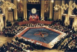 Před dvaceti sedmi lety vstoupila Česká republika do NATO