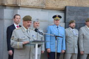 Zástupce náčelníka Generálního štábu AČR a Inspektor Armády ČR, generálmajor Miloslav Lafek hovoří při zahájení výstavy Armáda a všesokolské slety. Vítězné náměstí, 25. 6. 2024. FOTO Jiří Reichl, VHÚ