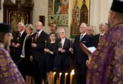 Výročí boje parašutistů v kostele sv. Cyrila a Metoděje. Panychida - slavnostní pietní ceremoniál k uctění památky sedmi československých parašutistů. V první řadě zleva: senátor Jiří Drahoš, místopředsedkyně Poslanecké sněmovny Věra Kovářová, její kolega místopředseda Jan Bartošek, také místopředsedkyně sněmovny Olga Richterová, ministryně obrany Jana Černochová a ředitel BIS, generálmajor Michal Koudelka. 18. 6. 2024
FOTO Jan Schejbal, MO