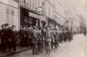 Demonstrace pařížských Čechů směřující k rakousko-uherskému velvyslanectví 26. července 1914
FOTO VÚA-VHA