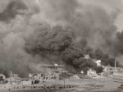 Bombardování průmyslové oblasti Vysočan 25. 3. 1945. Foto  Václav Holý via Karel Novák