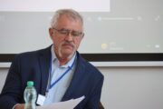 Jarolav Láník hovoří v panelu B7. MEZINÁRODNÍ KONFERENCE „Válečná a vojensko-politická spojenectví v moderních a soudobých dějinách střední Evropy: Přednosti, limity, výzvy“. Armádní muzeum Žižkov, 21. 3. 2025. FOTO Jiří Reichl, VHÚ Praha