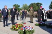 Ministryně obrany Jana Černochová na Pietním aktu u Národního památníku na Vítkově s hrobem Neznámého vojína. Foto Jan Kouba