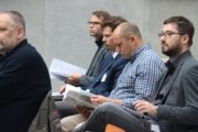 Posiuchače konferencne "1945-Nové pohledy" zaujala nedávno vydaná kníha "Války a vojenství v českých zemích". Armádní muzeum Žižkov, Praha, 20, 5, 1945, FOTO Jiří Reichl, VHÚ Praha