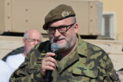 Ředitel Vojenského historického ústavu Praha, brig. gen. Aleš Knížek hovoří při zahájení 30. návštěvnické sezony VTM Lešany, 31. května 2025. FOTO Jan Kouba VHÚ Praha 