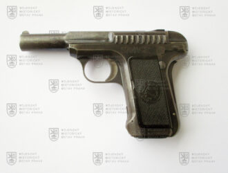 Americká pistole Savage Model 1915