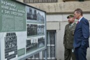 Vernisáž výstavy Vojenské školství, dějiny, vývoj a současnost - „Armáda moje životní volba“ před Generálním štábem AČR. FOTO: Marie Křížová, AVIS