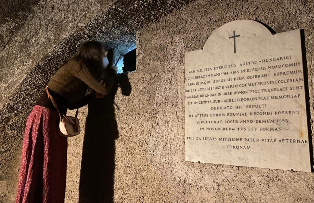 Pátrání po 450 rakousko-uherských vojácích z první světové války pohřbených v kryptě římského kostela Santa Maria dell´Anima
