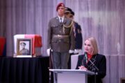 Ministryně obrany ČR Jana Černochová při své úvodní řeči.
Vyznamenání in memoriam deseti hrdinů padlých za 2. světové války. Slavnostní zakončení repatriace jejich ostatků. Národní památník na Vítkově s hrobem Neznámého vojína. 12. 9. 2025. FOTO Jan Schejbal, MO (9)