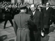 Film „První návštěva vrchního velitele u vojáků“ (1)