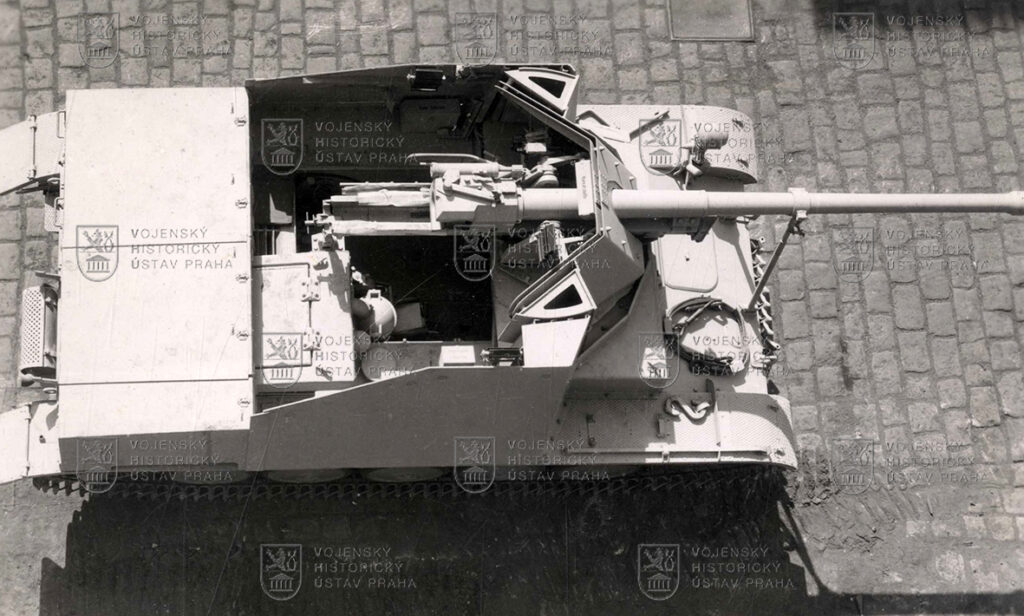 Marder II v areálu Škodových závodů v Plzni během druhé světové války