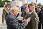 Na Vítkově se sešli příslušníci 4. praporu UNPROFOR, dostali ocenění od ministryně obrany. FOTO: Jan Kouba, VHÚ Praha