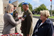 Na Vítkově se sešli příslušníci 4. praporu UNPROFOR, dostali ocenění od ministryně obrany. FOTO: Jan Kouba, VHÚ Praha