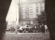 Obrněná vozidla BTR 152 při okupaci Československa v ulicích Prahy. FOTO Sbírka VHÚ Praha (4)