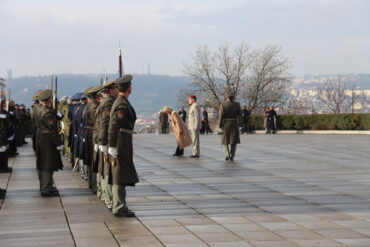 Česká republika oslavila Den válečných veteránů, vojáci slavnostně nastoupili na Vítkově