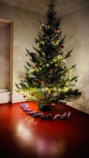 Jeden z několika vánočních stromečků našich vojáků. FOTO sbírka VHÚ