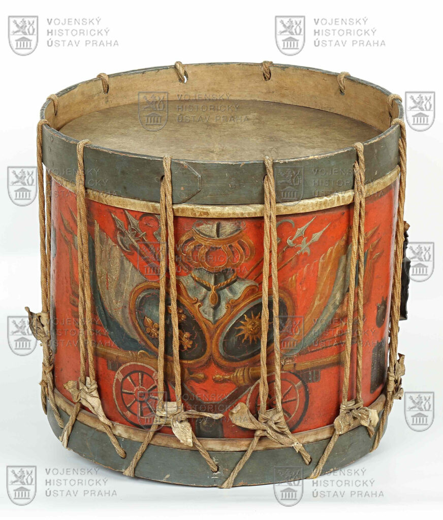Dřevěný vířivý buben francouzského orleánského pluku, kolem 1740