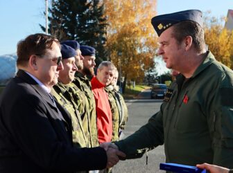 Pracovník VHÚ Praha Jiří Rajlich oceněn za celoživotní přínos letectvu a Armádě ČR