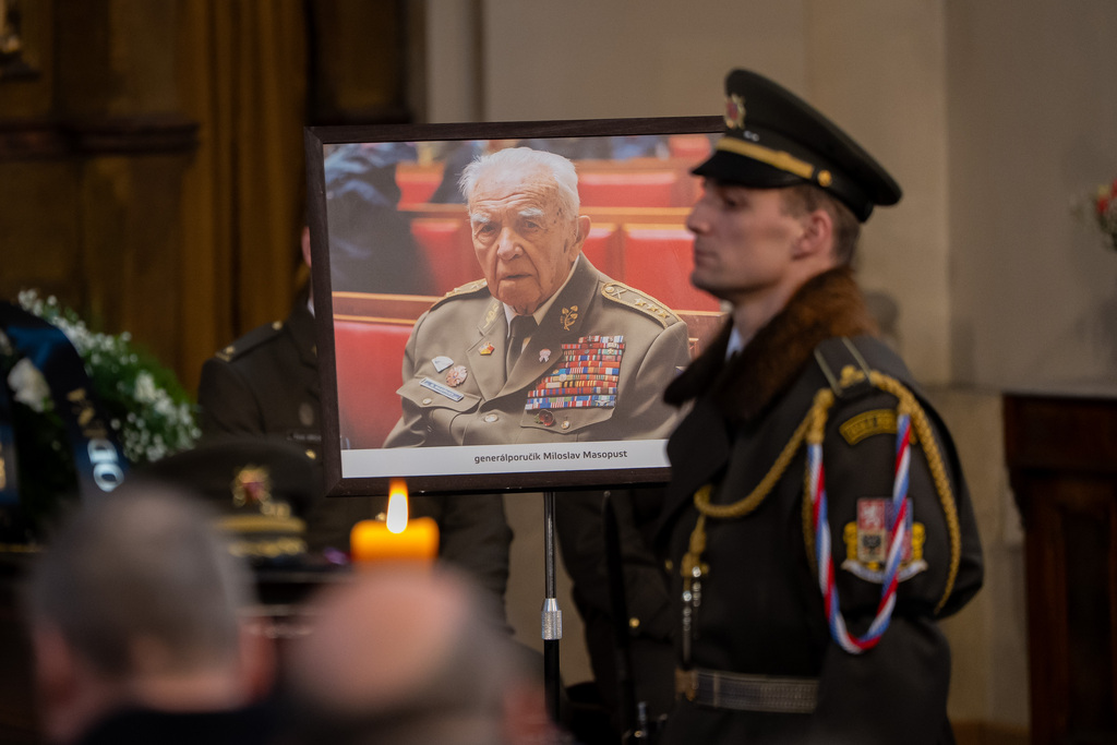 V kostele sv. Jana Nepomuckého v Praze se dnes konalo poslední rozloučení s generálporučíkem v. v. Miloslavem Masopustem