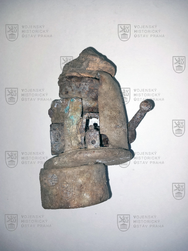 Sekací zařízení vlečné antény