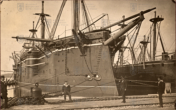 Fotografie kasematové obrněné lodi SMS Custoza