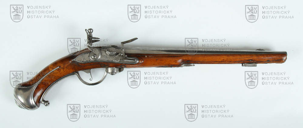 Pistole s křesadlovým zámkem – zadovka s otočným závěrem, J. Ch. Peter, Karlovy Vary, kolem 1710